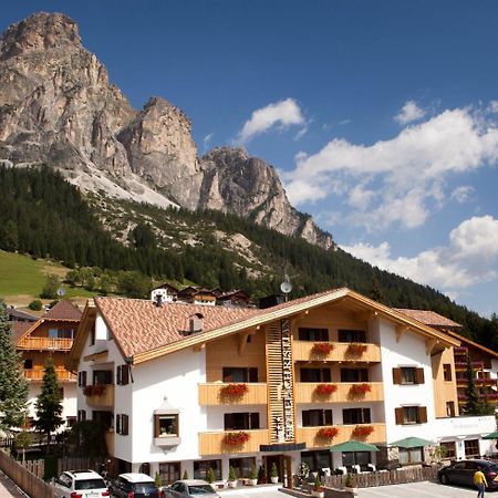 Hotel Christian Corvara Buitenkant foto